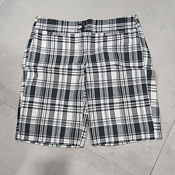 Ann Taylor Signature Fit Shorts - Picture 1 of 3